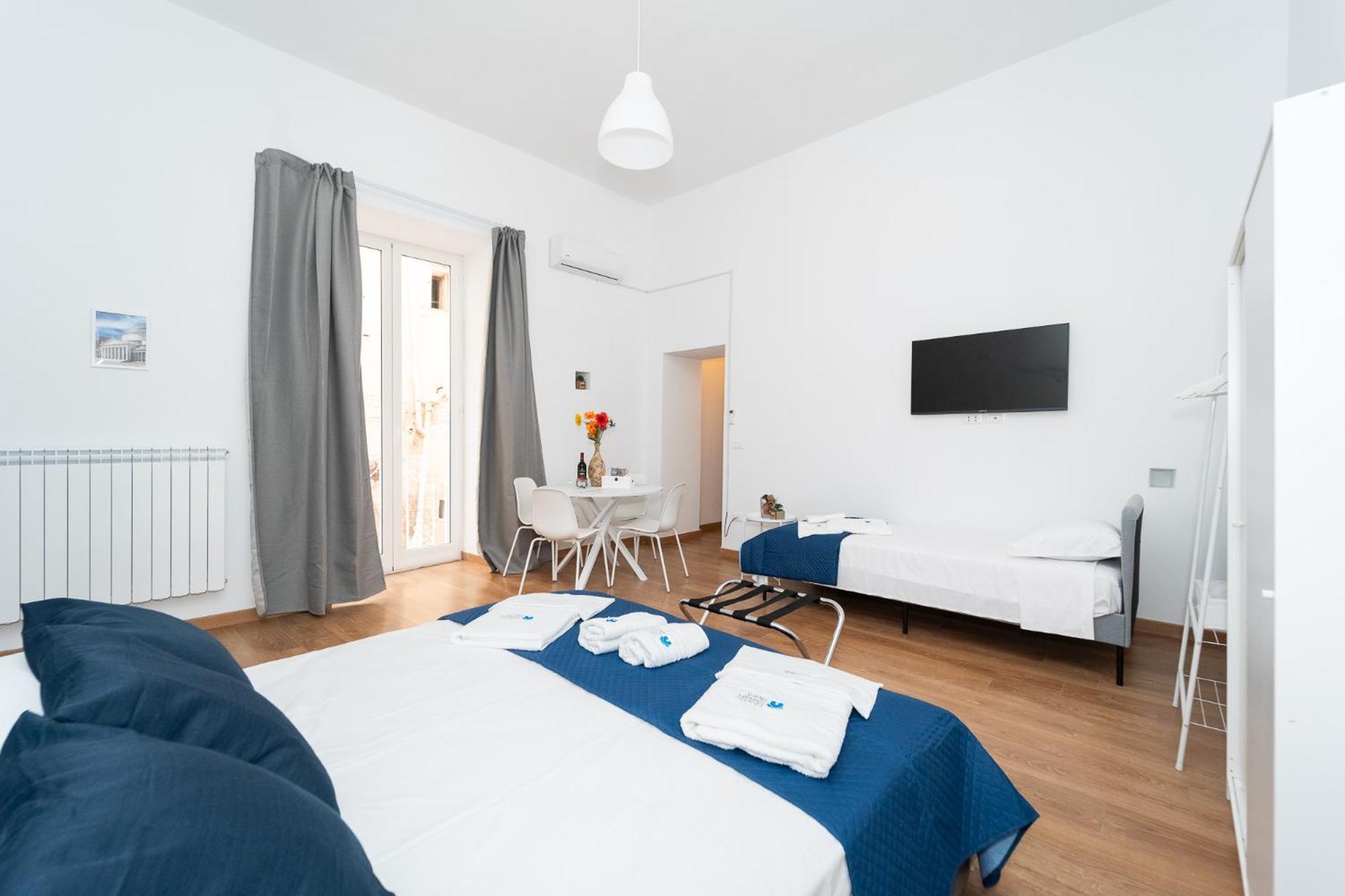 נאפולי Home Smart Rent Appartamento Nei Pressi Di Via Toledo 2 Camere Da Letto מראה חיצוני תמונה